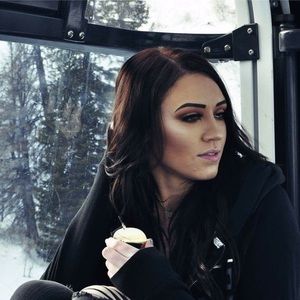 Meet your Posher, Mackenzie